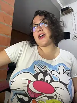 CinnamonCookiez online show from 3, 1, 2025