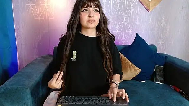 MiaEngels online show from 9, 12, 2024