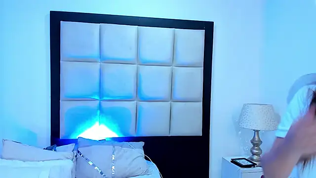 LaurenHu online show from 3, 2, 2025