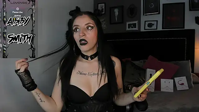 Abby  smiith online show from 22, 3, 2025