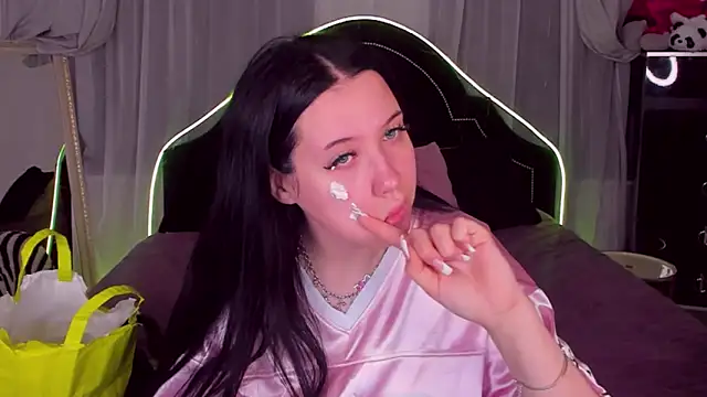 UR MADDY online show from 1, 2, 2025