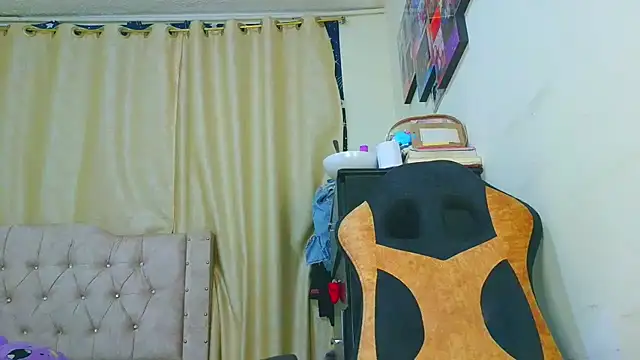 Samary thomas online show from 2, 4, 2026