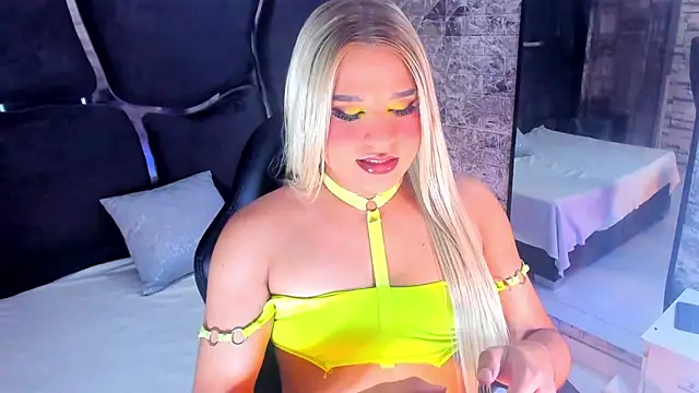 Snapshot of Elody_Preysler69 chatting on 10, 10, 2025 Elody Preysler69 online show from 10, 10, 2025