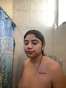 Snapshot of karlynoguez chatting on 10, 1, 2025 karlynoguez online show from 10, 1, 2025