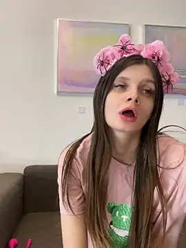 Snapshot of Effi_18 chatting on 25, 1, 2025 Effi 18 online show from 25, 1, 2025