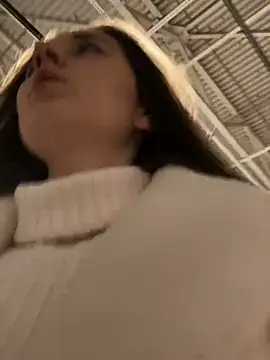 UnaMiuMiu online show from 11, 1, 2025