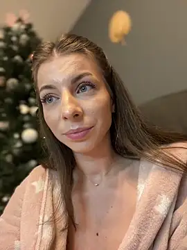 Mia Ethan online show from 8, 1, 2025