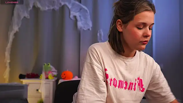 Snapshot of EthalGold chatting on 7, 11, 2025 EthalGold online show from 7, 11, 2025