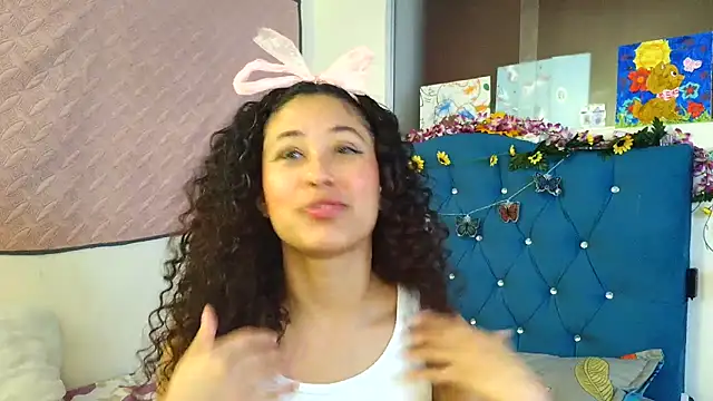 Snapshot of Milkdulce1 chatting on 7, 4, 2026 Milkdulce1 online show from 7, 4, 2026