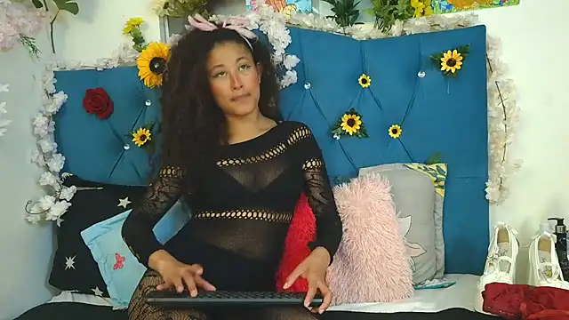 Snapshot of Milkdulce1 chatting on 12, 5, 2026 Milkdulce1 online show from 12, 5, 2026
