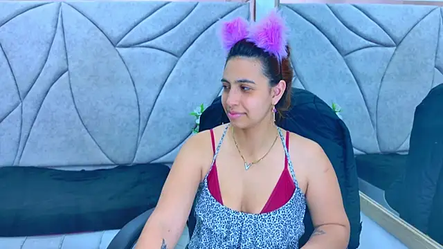 Snapshot of Tammy_Blackk chatting on 12, 11, 2025 Tammy Blackk online show from 12, 11, 2025