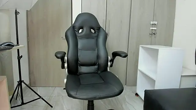 Snapshot of Yef_Thin chatting on 20, 1, 2025 Yef Thin online show from 20, 1, 2025