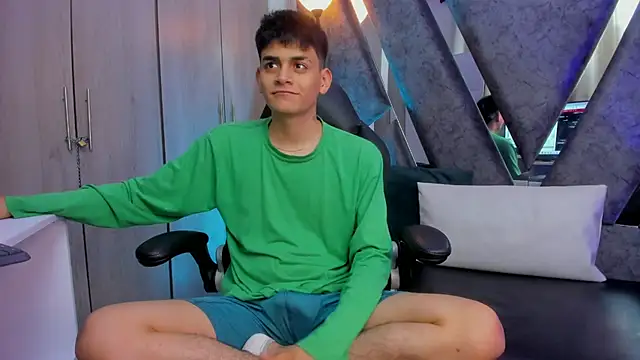 Snapshot of Yef_Thin chatting on 25, 10, 2025 Yef Thin online show from 25, 10, 2025