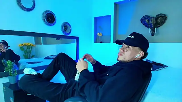 Snapshot of austin_collinss chatting on 12, 1, 2025 austin collinss online show from 12, 1, 2025
