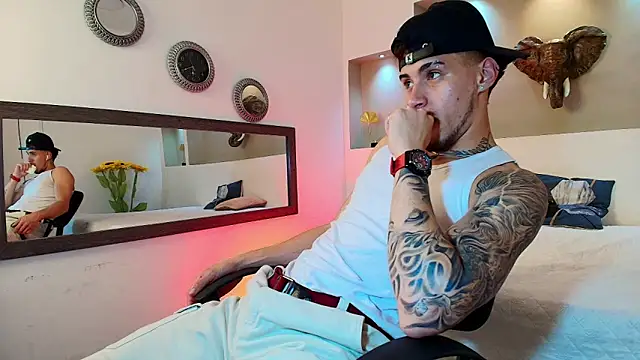Snapshot of austin_collinss chatting on 21, 1, 2025 austin collinss online show from 21, 1, 2025