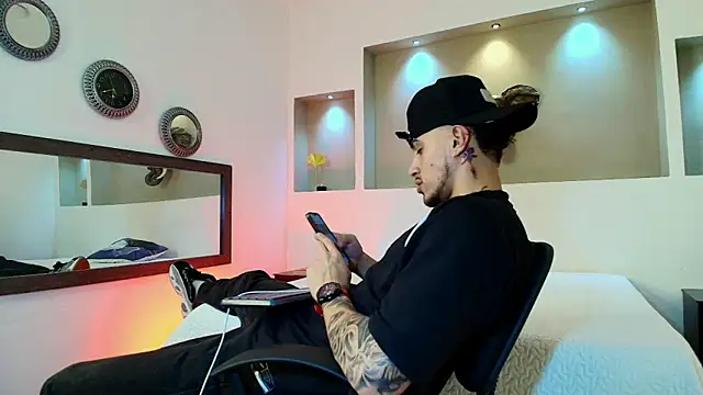 Snapshot of austin_collinss chatting on 25, 1, 2025 austin collinss online show from 25, 1, 2025