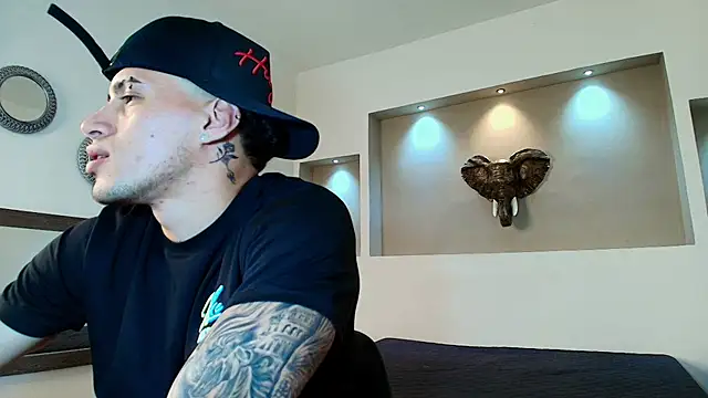 Snapshot of austin_collinss chatting on 4, 2, 2025 austin collinss online show from 4, 2, 2025