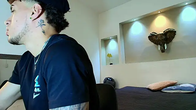 Snapshot of austin_collinss chatting on 12, 2, 2025 austin collinss online show from 12, 2, 2025