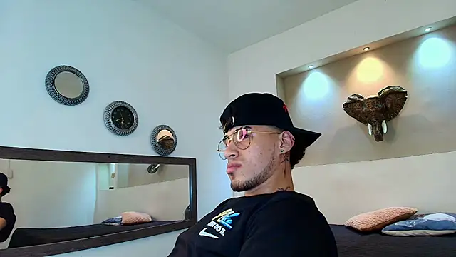 Snapshot of austin_collinss chatting on 12, 2, 2025 austin collinss online show from 12, 2, 2025