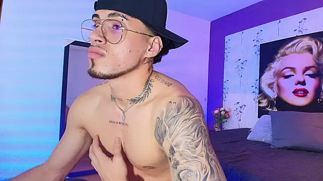 Snapshot of austin_collinss chatting on 9, 3, 2025 austin collinss online show from 9, 3, 2025