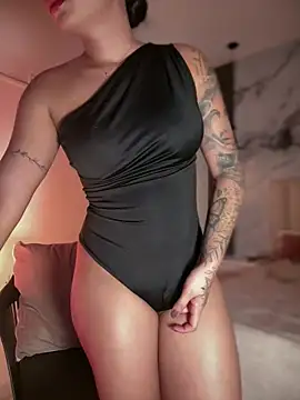 Pink Jazmin online show from 26, 5, 2026