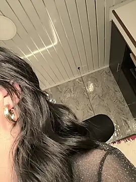 Bella fournier online show from 7, 4, 2026