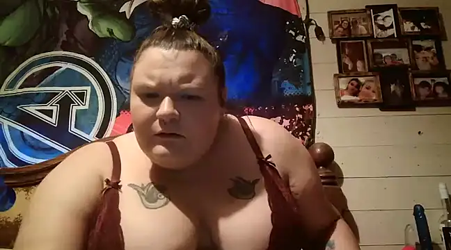 Snapshot of MsWetWetJones chatting on 1, 12, 2024 MsWetWetJones online show from 1, 12, 2024