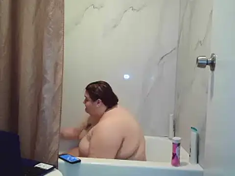 Snapshot of MsWetWetJones chatting on 5, 2, 2025 MsWetWetJones online show from 5, 2, 2025