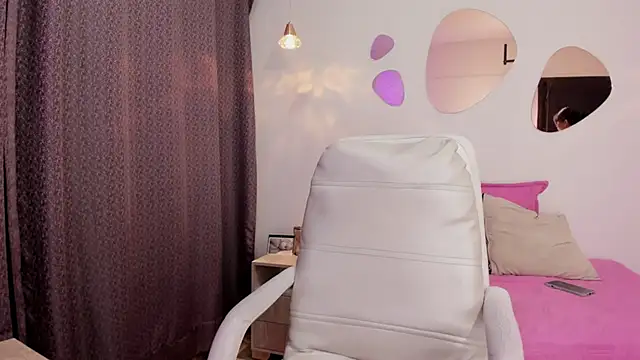 Snapshot of Vioolletta chatting on 17, 9, 2025 Vioolletta online show from 17, 9, 2025