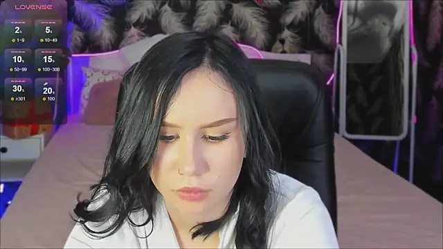 Snapshot of Alisia_Mars chatting on 20, 12, 2024 Alisia Mars online show from 20, 12, 2024