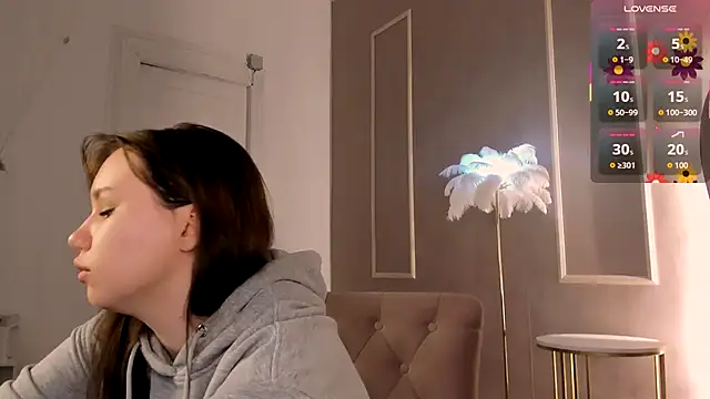 Snapshot of Alisia_Mars chatting on 9, 9, 2025 Alisia Mars online show from 9, 9, 2025
