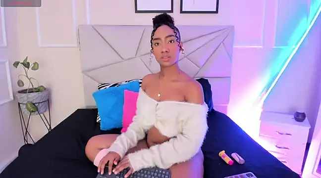 Amber  Sanchez online show from 5, 12, 2024