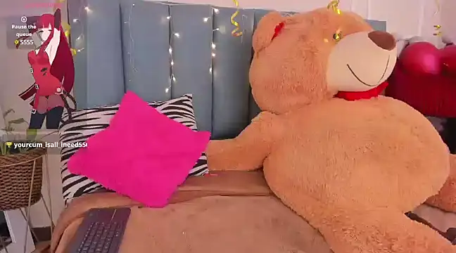 Amber  Sanchez online show from 13, 12, 2024
