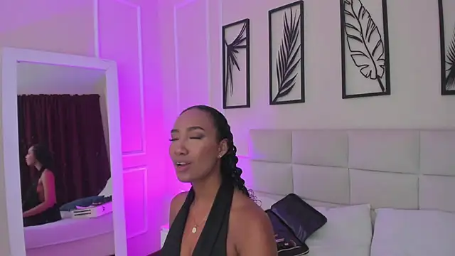 Amber  Sanchez online show from 24, 1, 2025