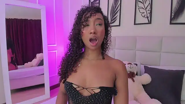 Amber  Sanchez online show from 1, 3, 2025
