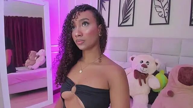 Amber  Sanchez online show from 3, 3, 2025