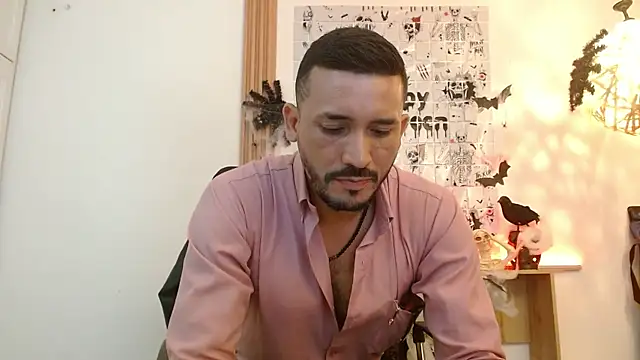 Snapshot of Reiko_85_ chatting on 25, 10, 2025 Reiko 85  online show from 25, 10, 2025