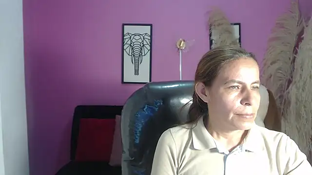 Snapshot of Milf_karlye chatting on 30, 10, 2025 Milf karlye online show from 30, 10, 2025