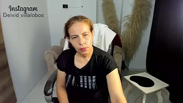 Milf karlye online show from 31, 1, 2026