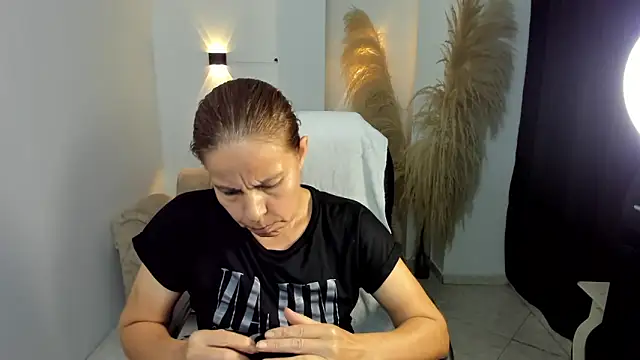 Milf karlye online show from 5, 2, 2026