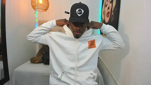 Snapshot of royce_ebony chatting on 25, 9, 2025 royce ebony online show from 25, 9, 2025