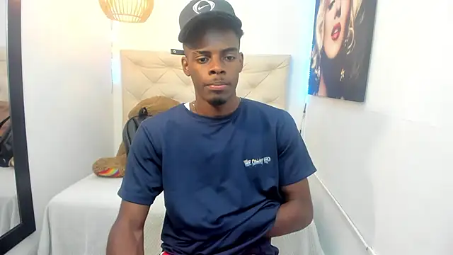 Snapshot of royce_ebony chatting on 26, 9, 2025 royce ebony online show from 26, 9, 2025