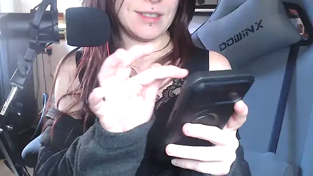 Snapshot of complicata_mente chatting on 4, 2, 2025 complicata mente online show from 4, 2, 2025