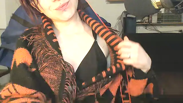 Snapshot of complicata_mente chatting on 18, 3, 2025 complicata mente online show from 18, 3, 2025