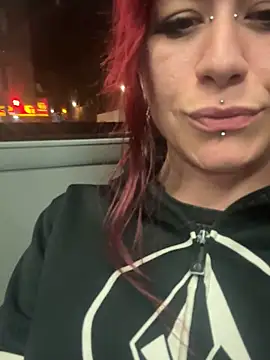 Snapshot of complicata_mente chatting on 6, 10, 2025 complicata mente online show from 6, 10, 2025