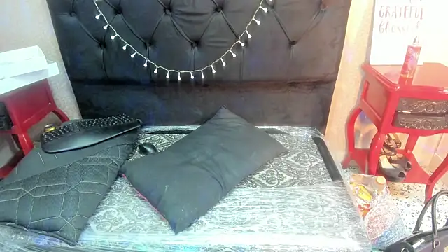 HollyWould   online show from 25, 10, 2025