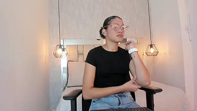 Alahia Baiter online show from 7, 12, 2024