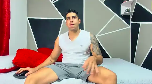 Snapshot of astrom_greyy chatting on 8, 1, 2025 astrom greyy online show from 8, 1, 2025