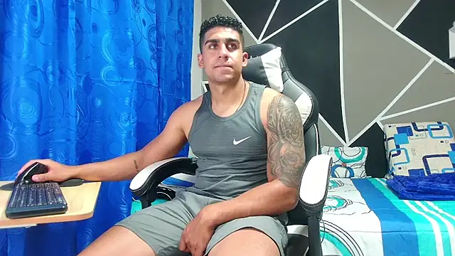 Snapshot of astrom_greyy chatting on 10, 10, 2025 astrom greyy online show from 10, 10, 2025