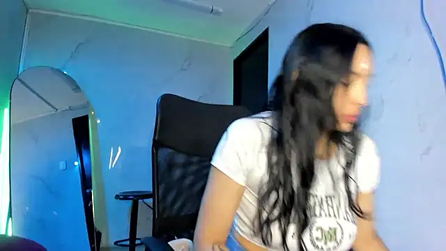 ChloeeTompson  online show from 25, 10, 2025